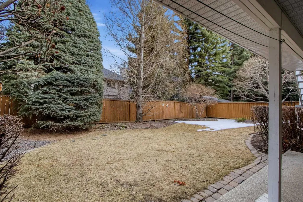 240 Varsity Estates Terrace NW Calgary AB T3B 5J4