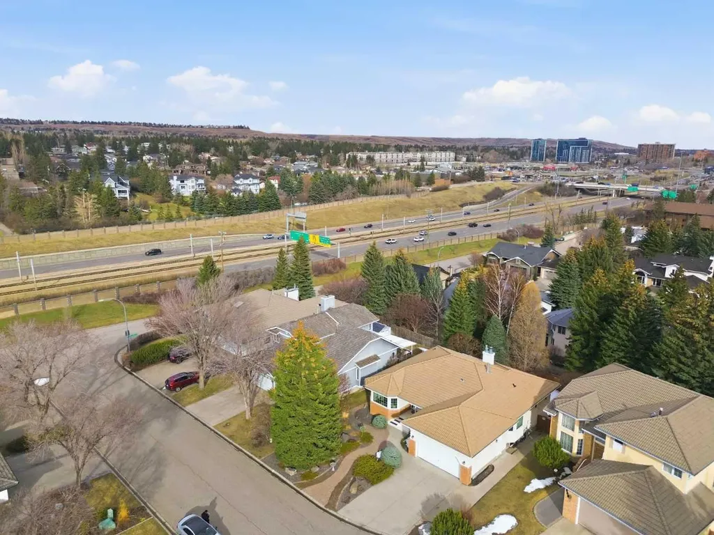 240 Varsity Estates Terrace NW Calgary AB T3B 5J4