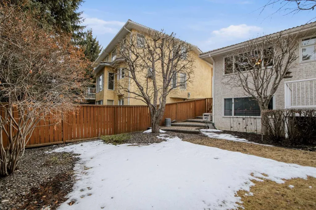 240 Varsity Estates Terrace NW Calgary AB T3B 5J4