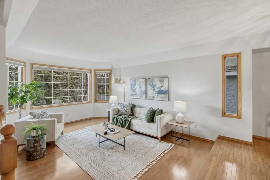240 Varsity Estates Terrace NW Calgary AB T3B 5J4