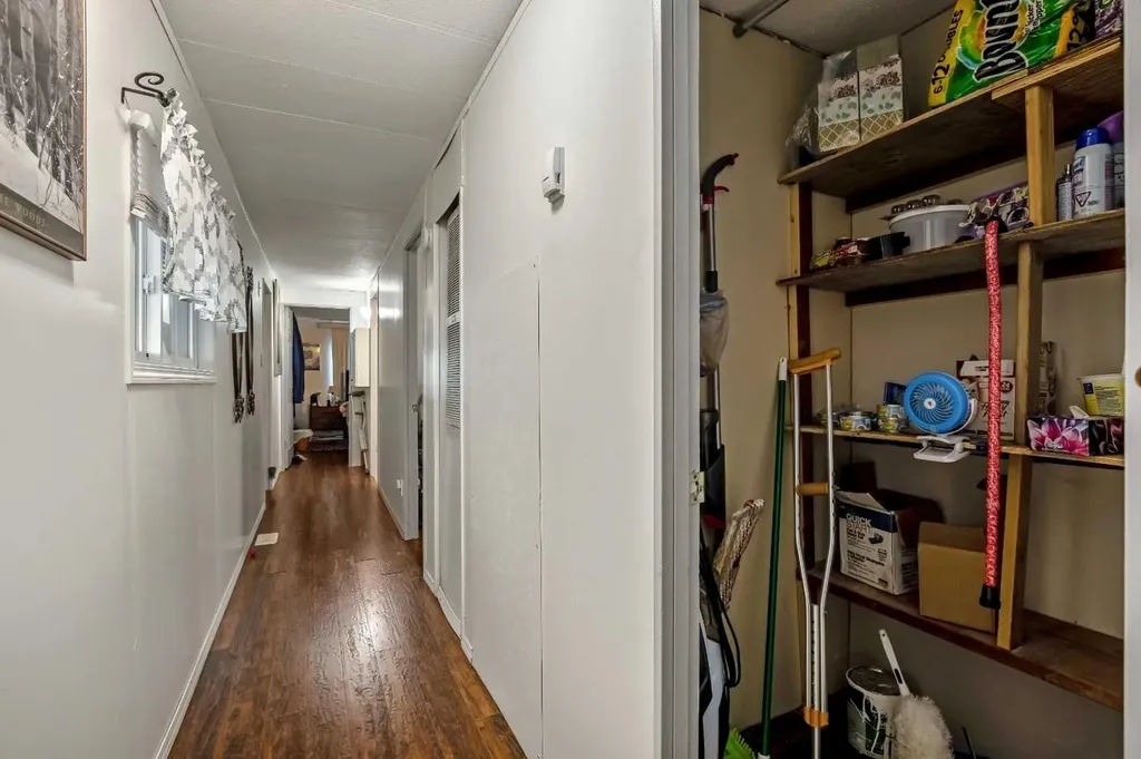 3223 83 Street NW Calgary AB T3B 5M9