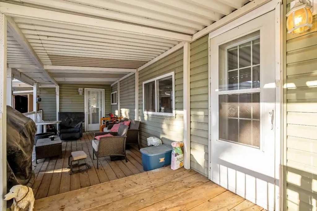 3223 83 Street NW Calgary AB T3B 5M9