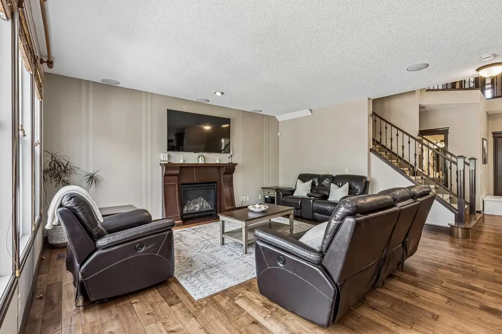 12 Mahogany Heath SE Calgary AB T3M0R5