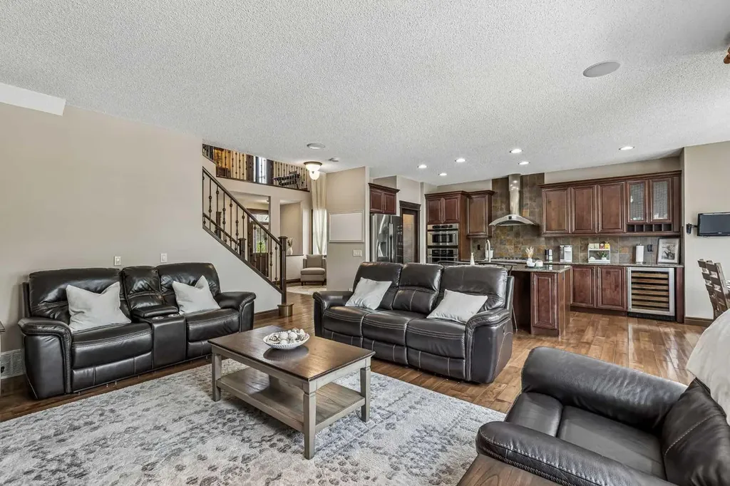 12 Mahogany Heath SE Calgary AB T3M0R5