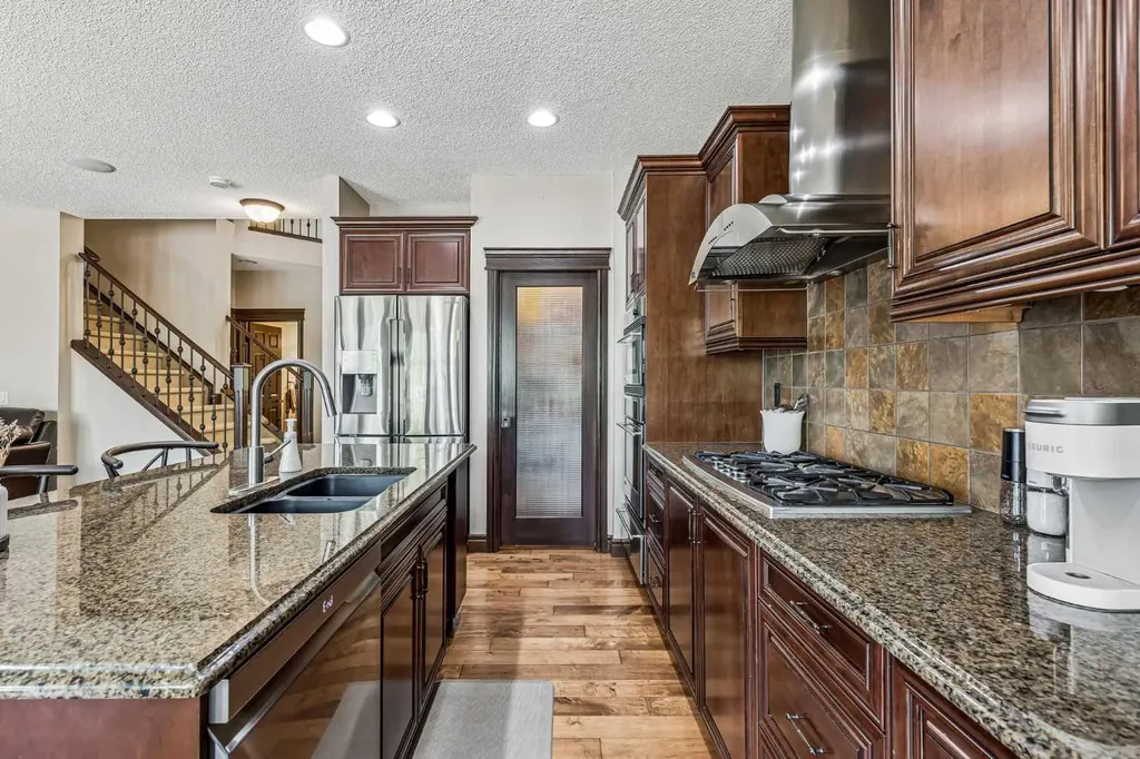 12 Mahogany Heath SE Calgary AB T3M0R5