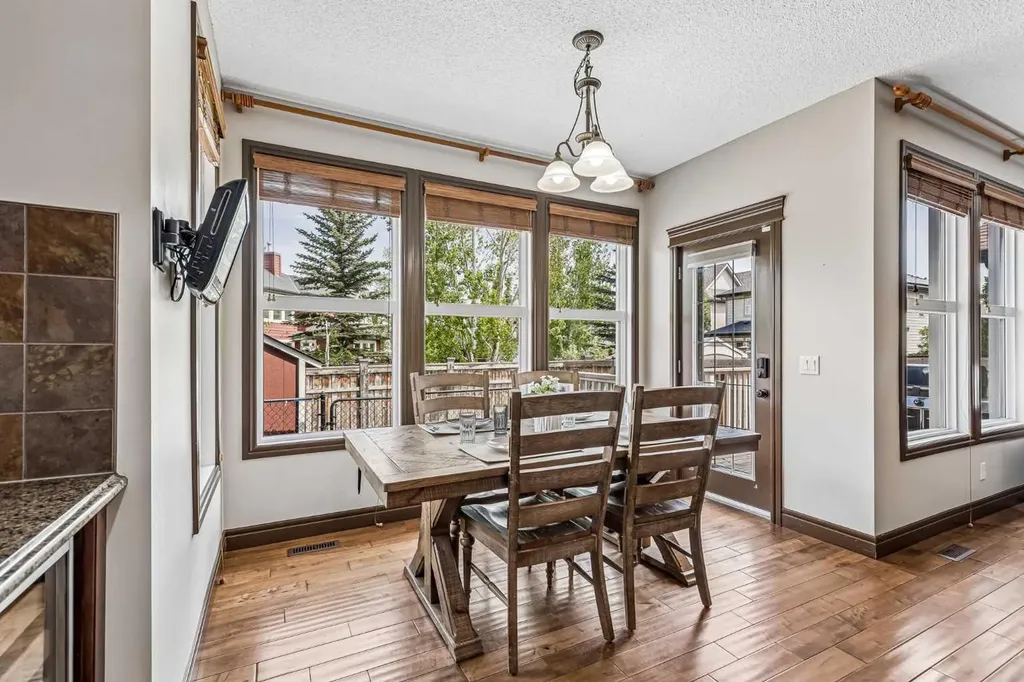 12 Mahogany Heath SE Calgary AB T3M0R5