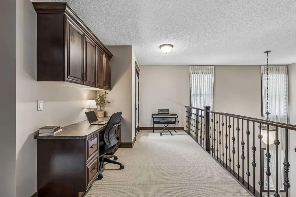 12 Mahogany Heath SE Calgary AB T3M0R5
