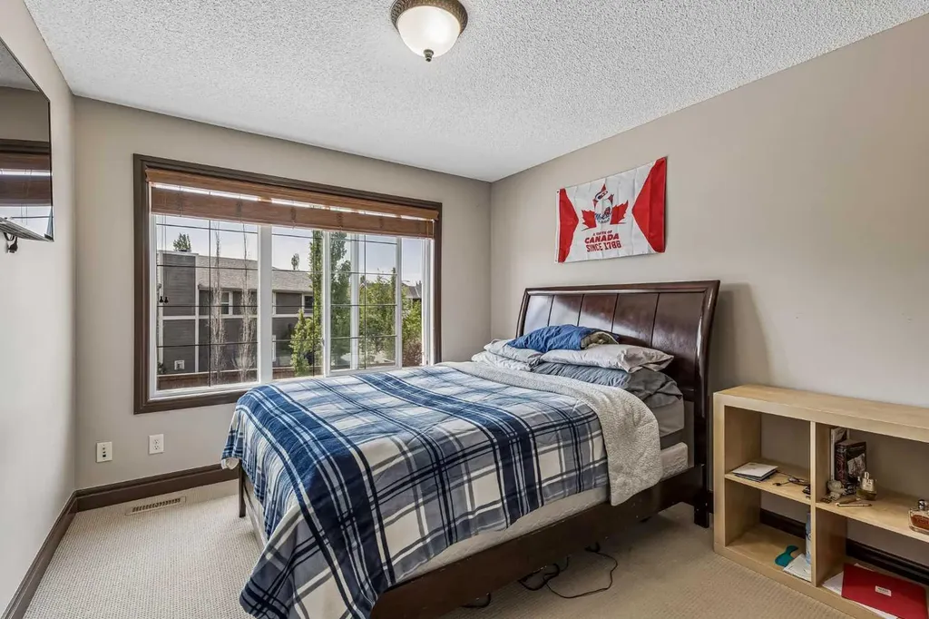 12 Mahogany Heath SE Calgary AB T3M0R5