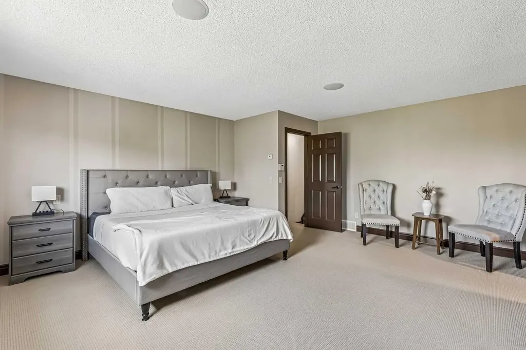 12 Mahogany Heath SE Calgary AB T3M0R5