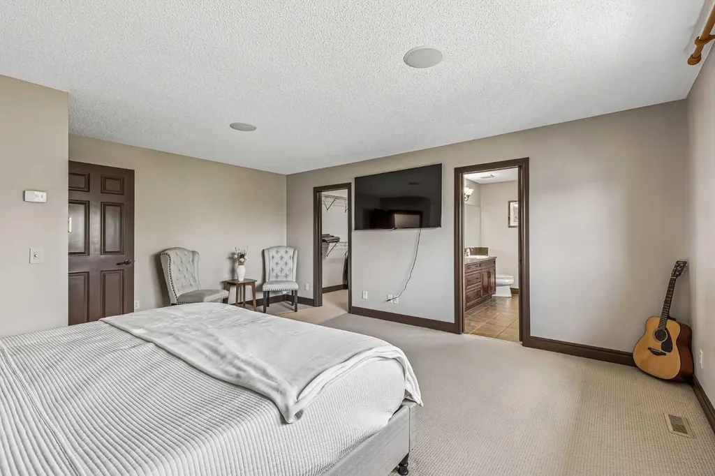12 Mahogany Heath SE Calgary AB T3M0R5