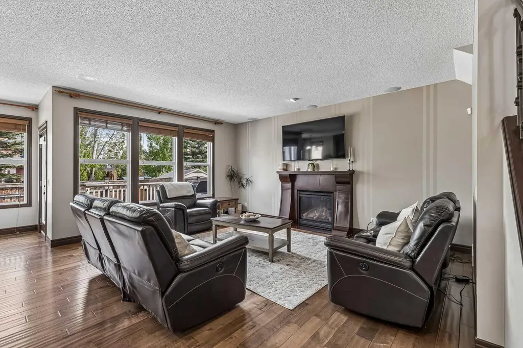 12 Mahogany Heath SE Calgary AB T3M0R5