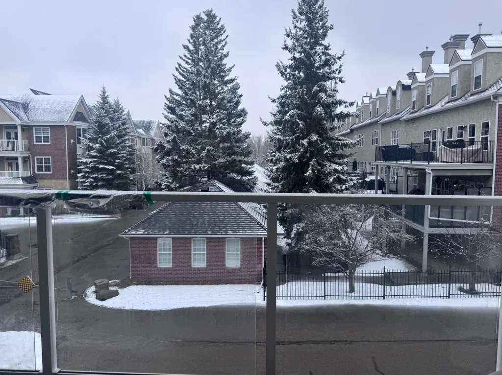 2233 34 Avenue SW Calgary AB T2T 6N2