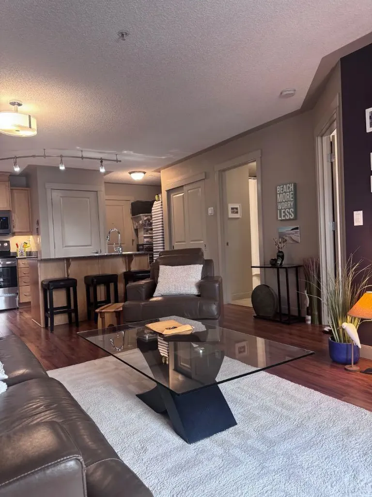 2233 34 Avenue SW Calgary AB T2T 6N2