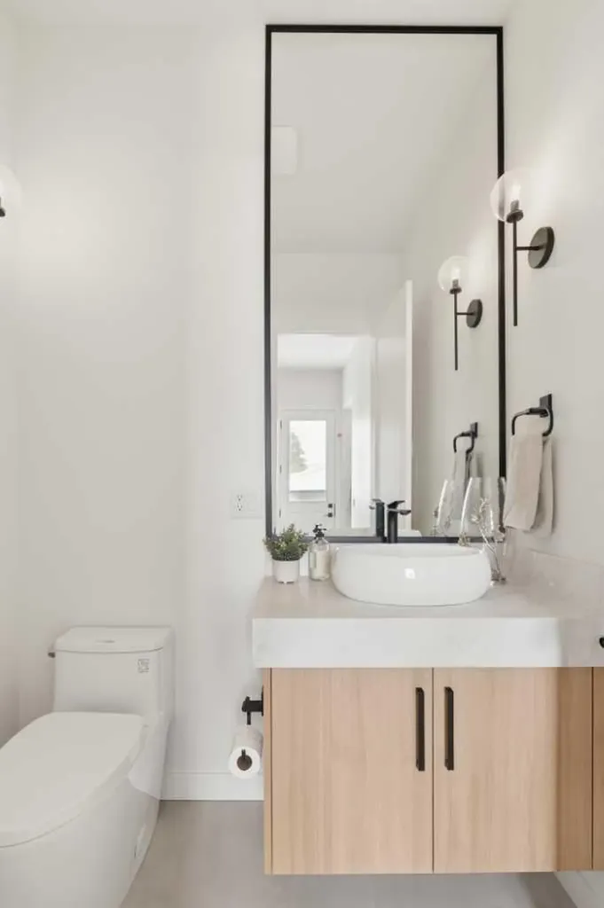 2034 29 Street SW Calgary AB T3E 2J9
