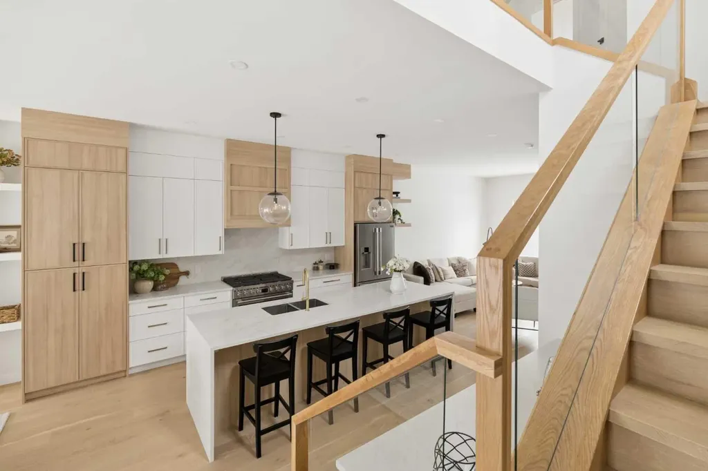 2034 29 Street SW Calgary AB T3E 2J9