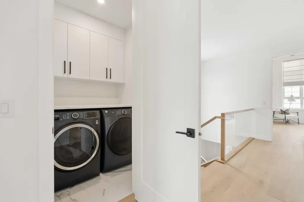 2034 29 Street SW Calgary AB T3E 2J9