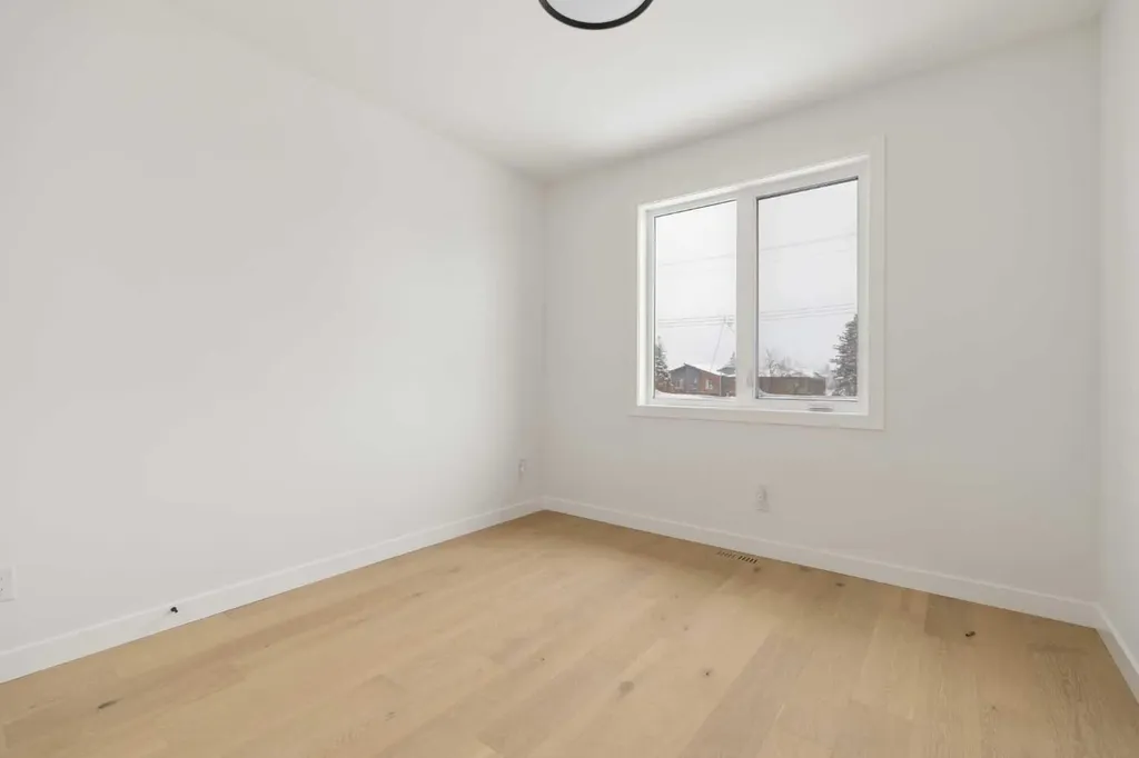 2034 29 Street SW Calgary AB T3E 2J9