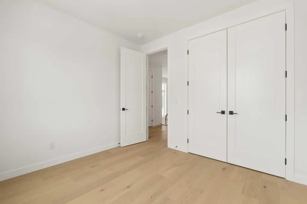 2034 29 Street SW Calgary AB T3E 2J9