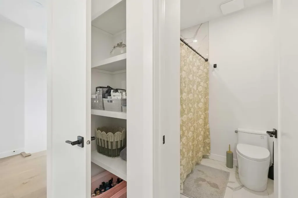 2034 29 Street SW Calgary AB T3E 2J9