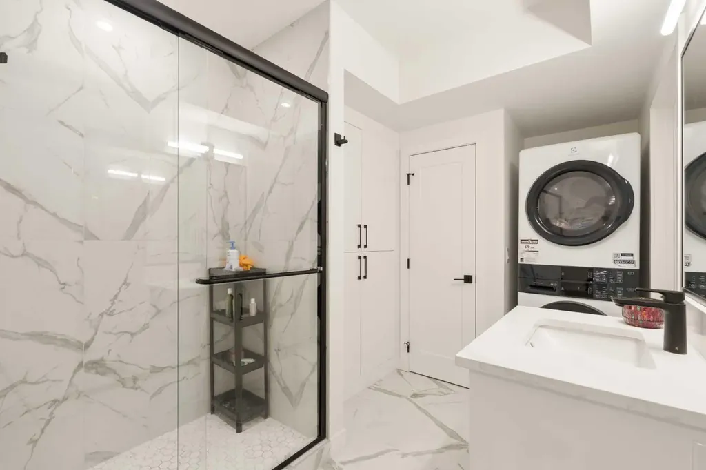 2034 29 Street SW Calgary AB T3E 2J9