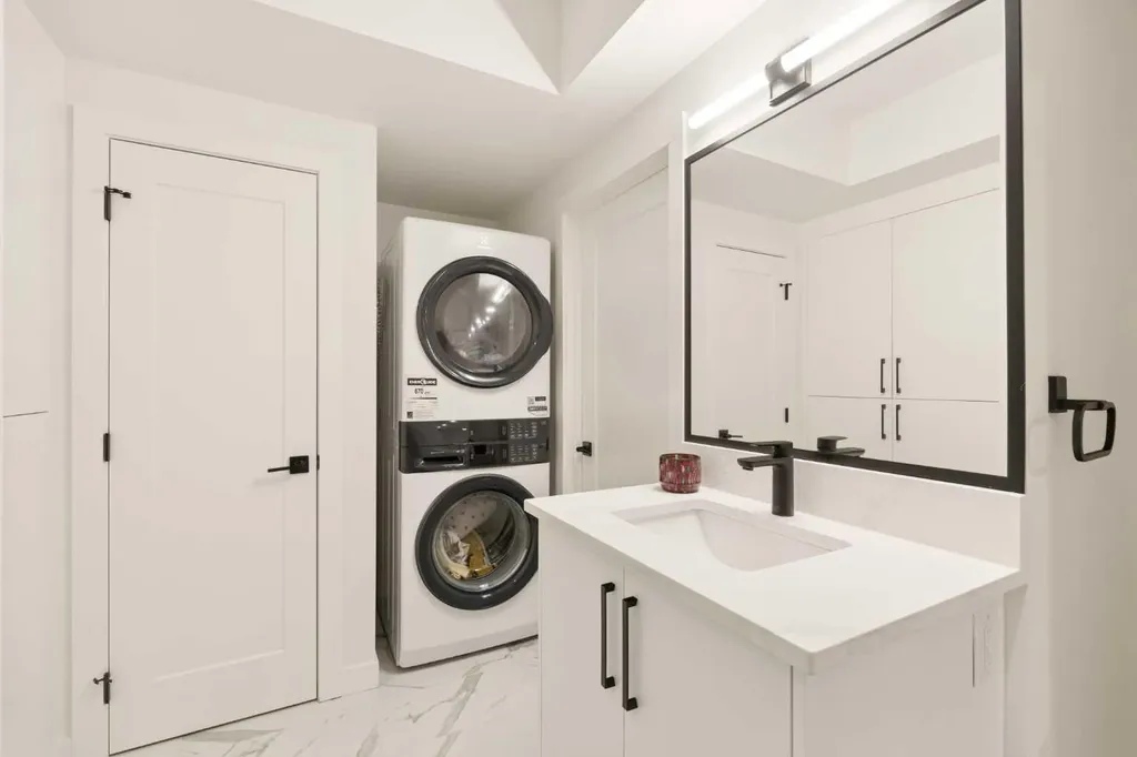 2034 29 Street SW Calgary AB T3E 2J9