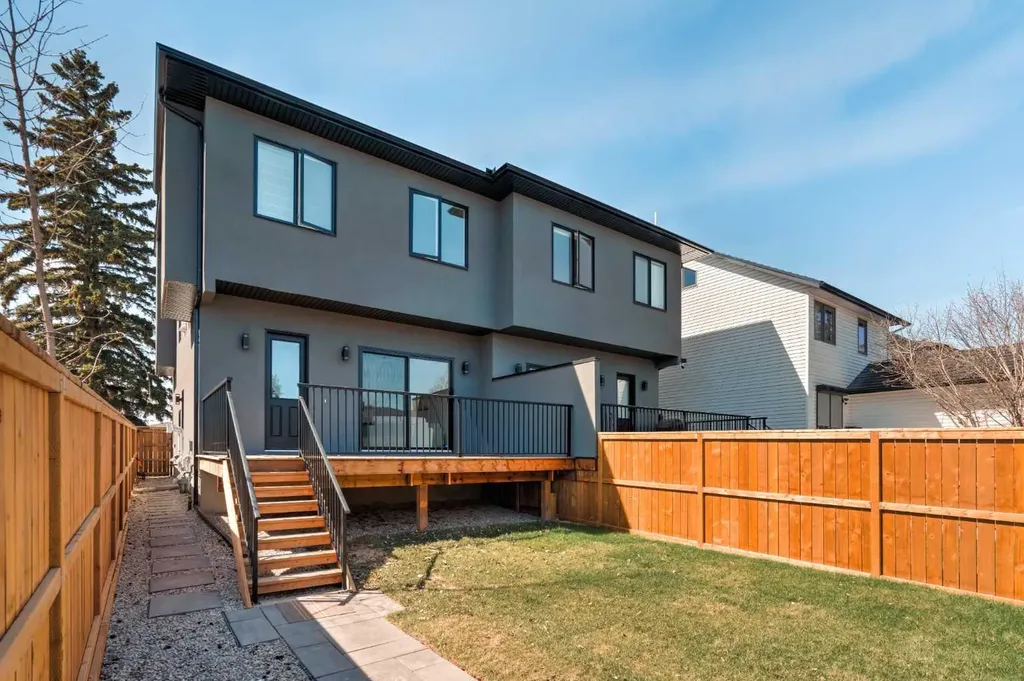 2034 29 Street SW Calgary AB T3E 2J9