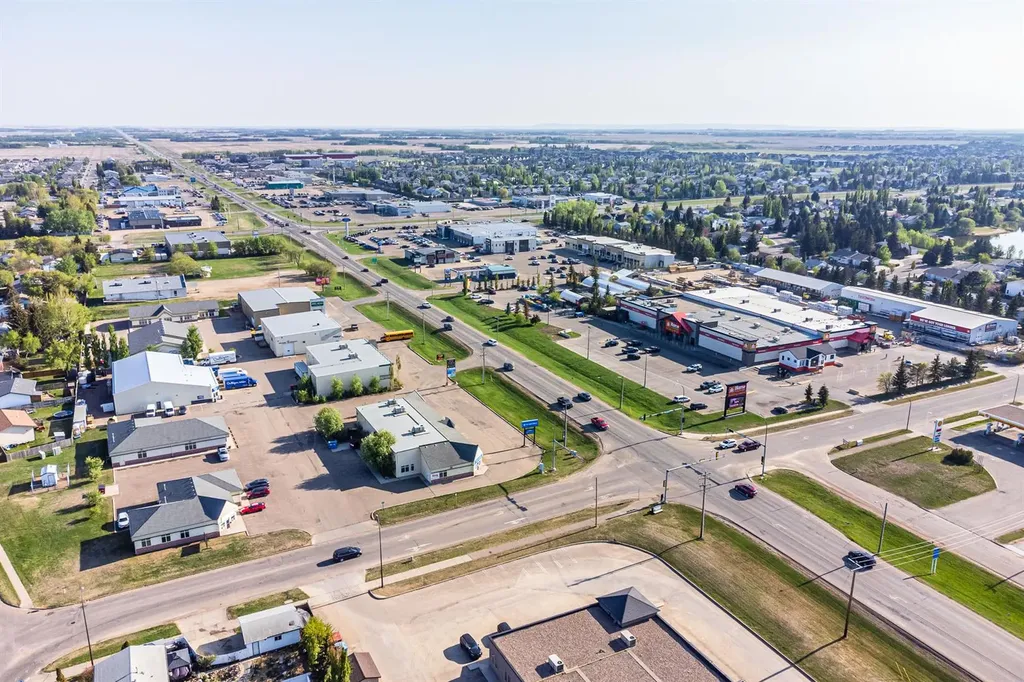 2711 50 Avenue Lloydminster SK S9V 2A8