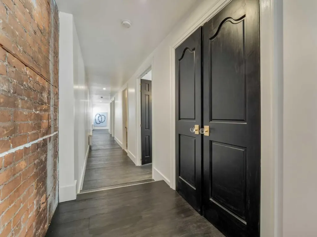 325 5 Street S Lethbridge AB T1J2B4