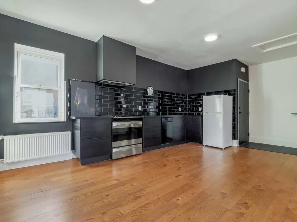 325 5 Street S Lethbridge AB T1J2B4