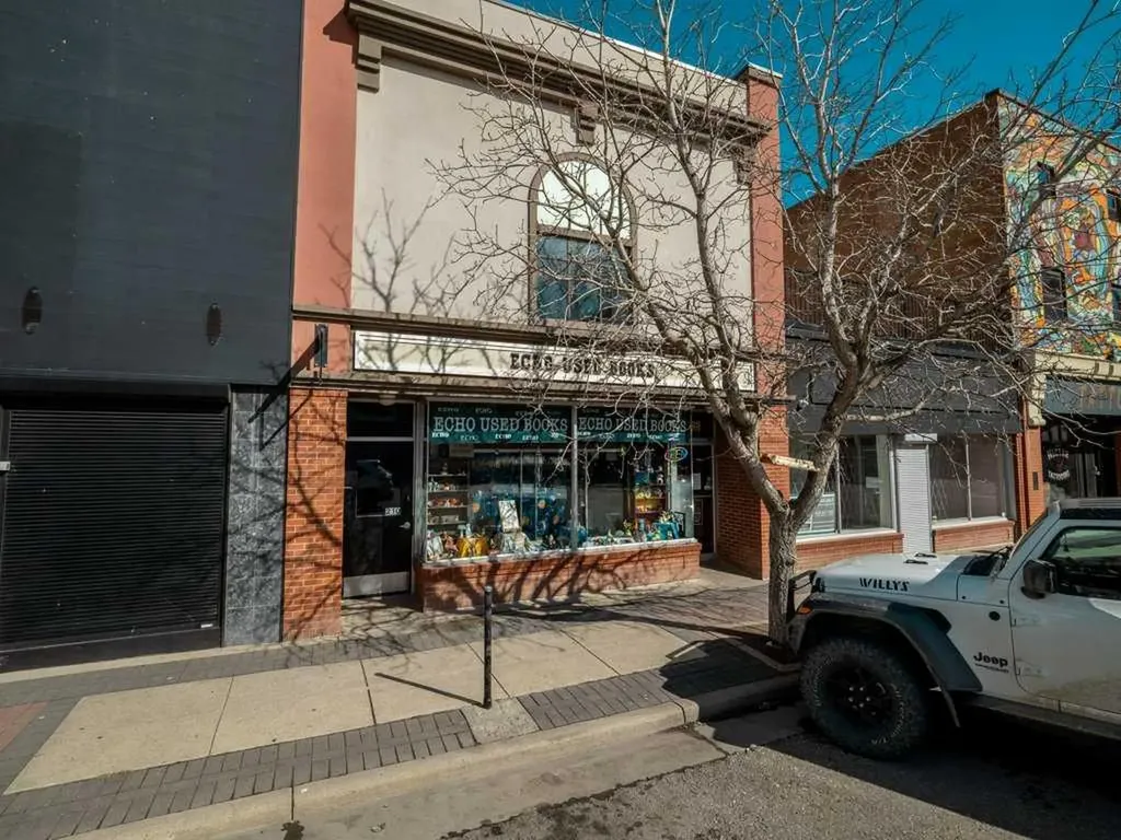 325 5 Street S Lethbridge AB T1J2B4