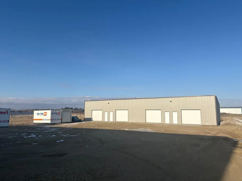 4314 41 Street Camrose AB T4V 4E5