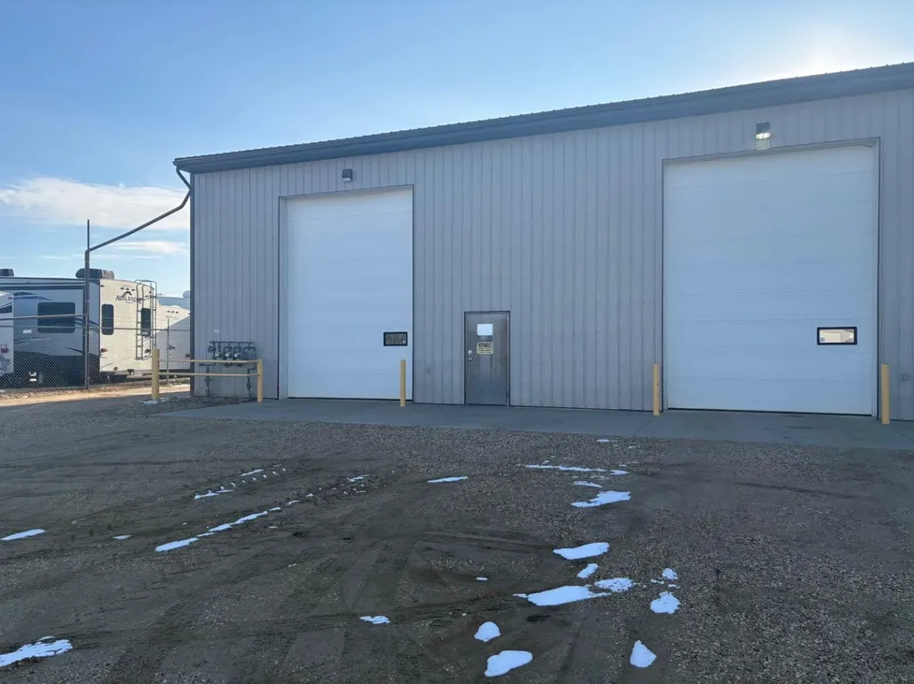 4314 41 Street Camrose AB T4V 4E5