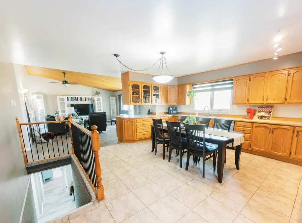 4606 57a Street Stettler AB T4K 1J8