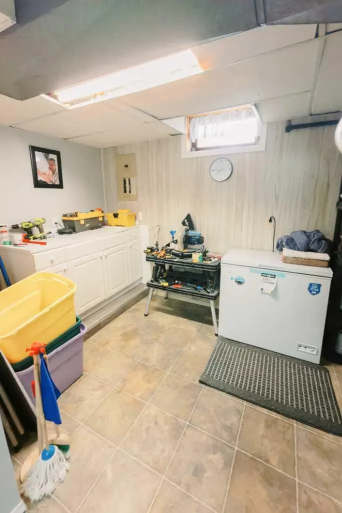 4606 57a Street Stettler AB T4K 1J8