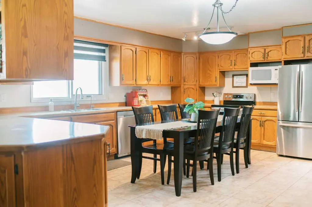 4606 57a Street Stettler AB T4K 1J8