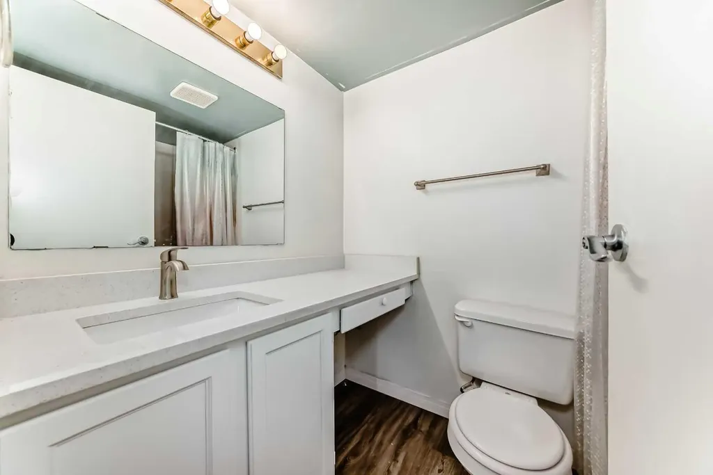 1703 11 Avenue SW Calgary AB T3C 0N5