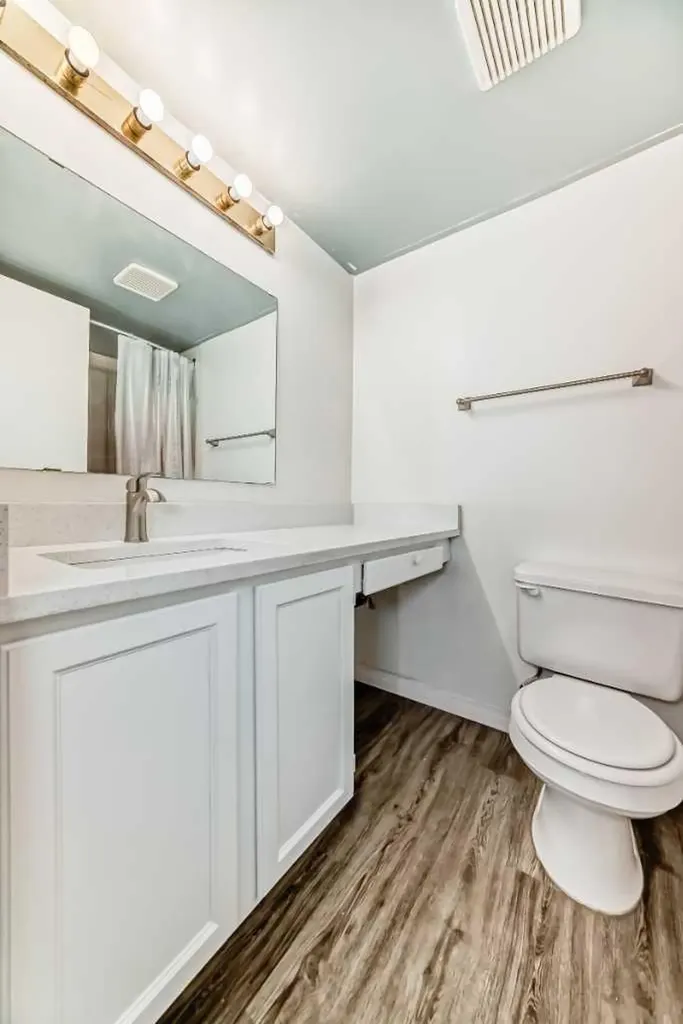 1703 11 Avenue SW Calgary AB T3C 0N5