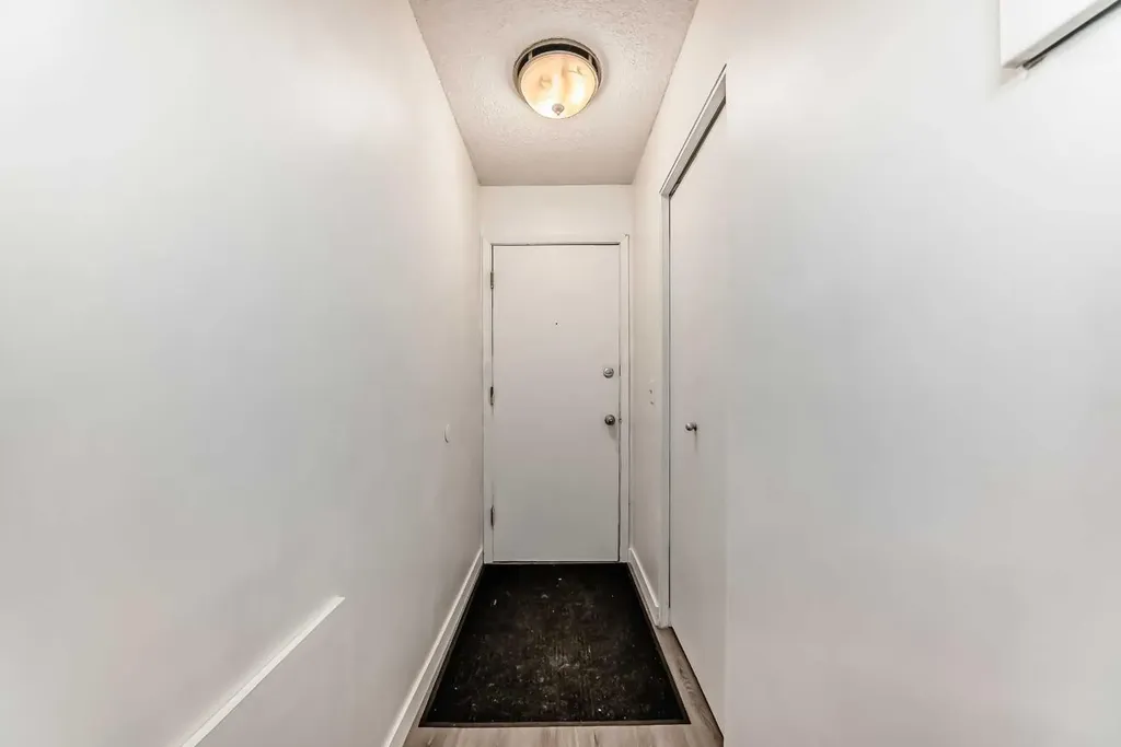 1703 11 Avenue SW Calgary AB T3C 0N5