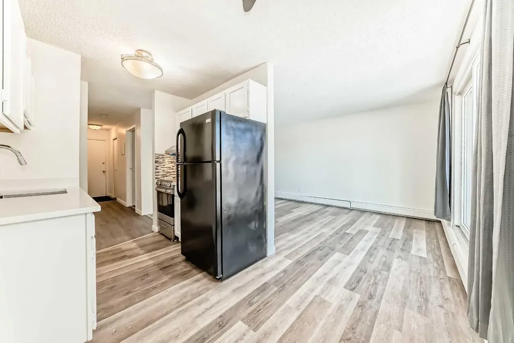 1703 11 Avenue SW Calgary AB T3C 0N5