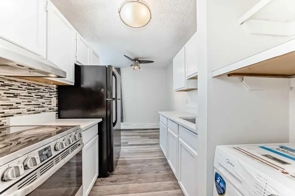 1703 11 Avenue SW Calgary AB T3C 0N5