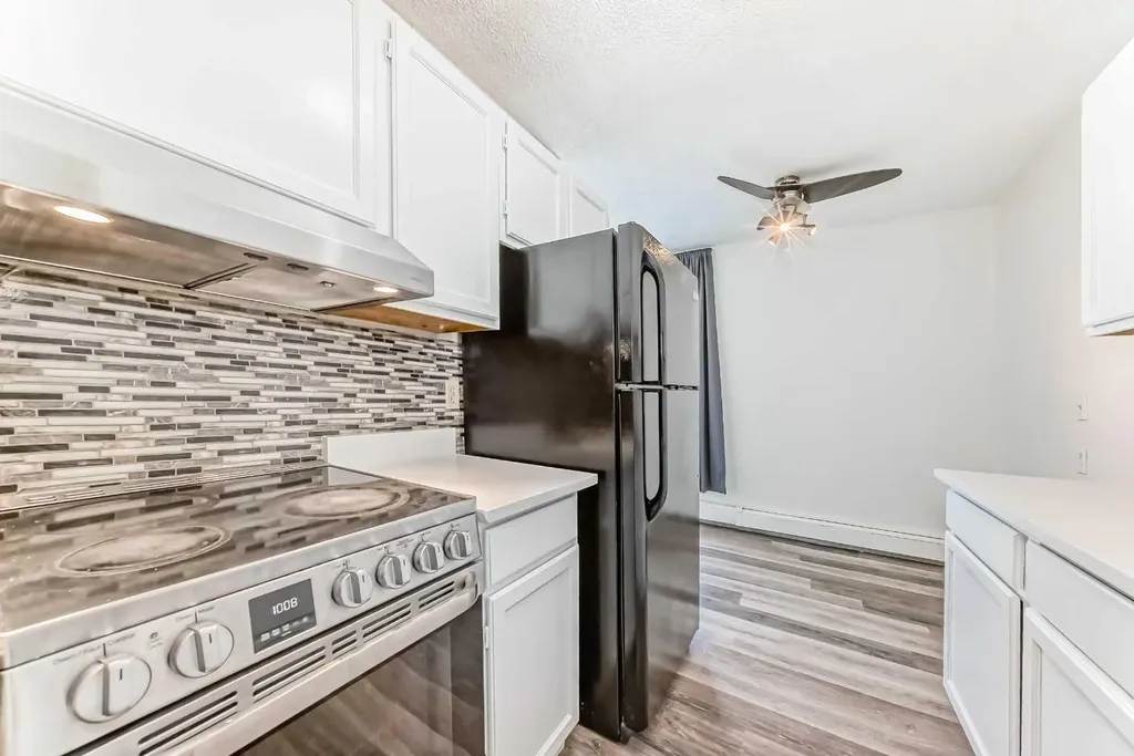 1703 11 Avenue SW Calgary AB T3C 0N5