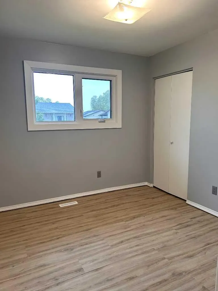 1614 3 Avenue Wainwright AB T9W1J3
