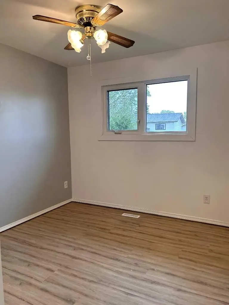 1614 3 Avenue Wainwright AB T9W1J3