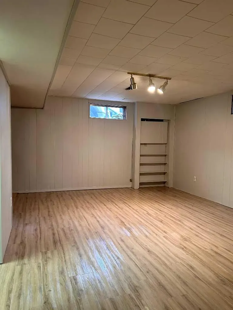 1614 3 Avenue Wainwright AB T9W1J3