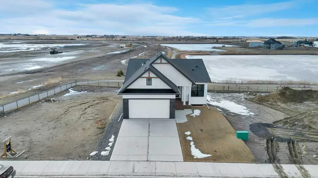 163 Lakewood Circle Strathmore AB T1P 2J4