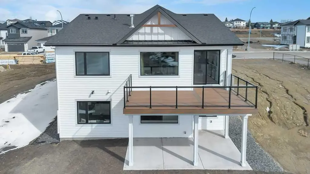 163 Lakewood Circle Strathmore AB T1P 2J4