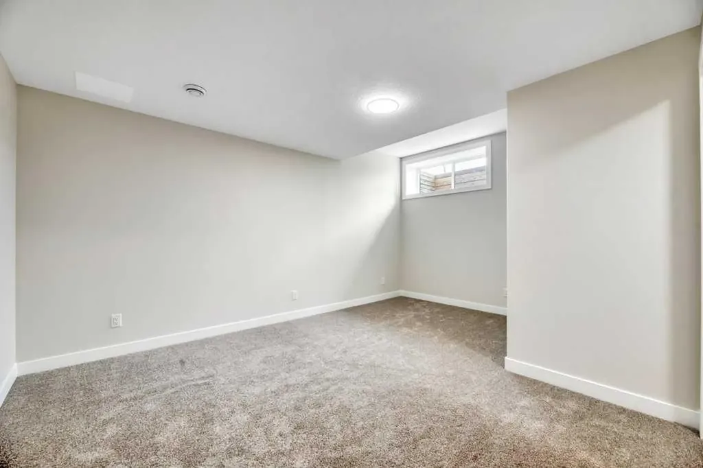 163 Lakewood Circle Strathmore AB T1P 2J4