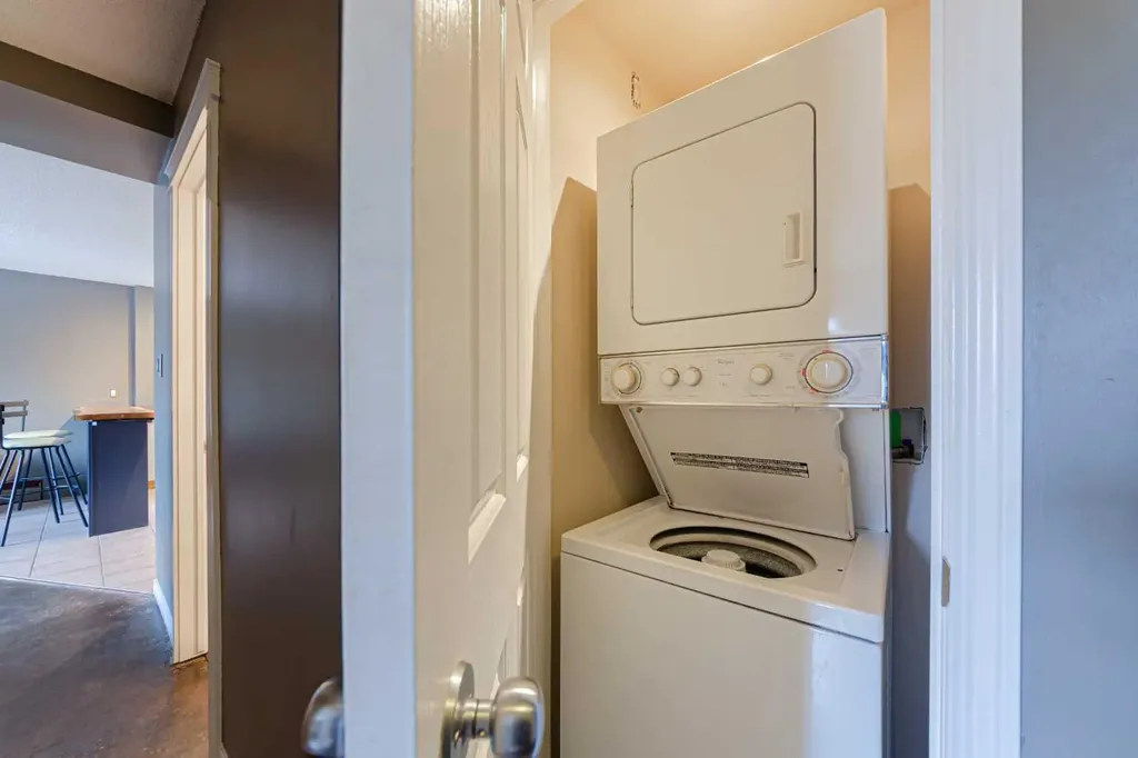 117 23 Avenue SW Calgary AB T2S 0H9