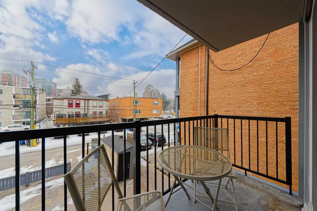 117 23 Avenue SW Calgary AB T2S 0H9