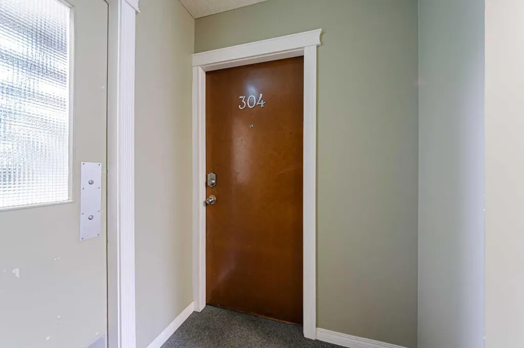117 23 Avenue SW Calgary AB T2S 0H9